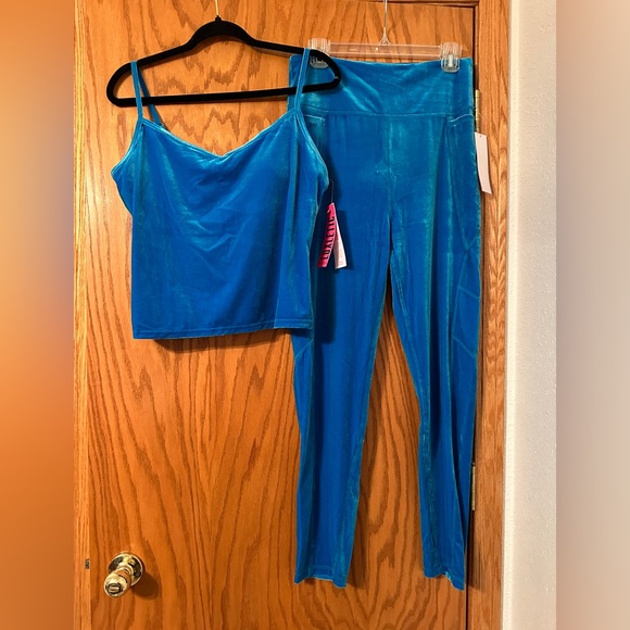 Lilly Pulitzer 2 Piece Set - Size L - Picture 3 of 16